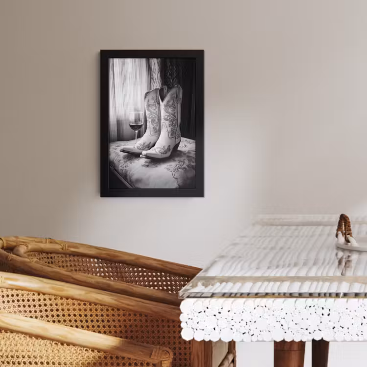 Cuadros enmarcados - Vino - Botas vaqueras - Luz de ventana - Blanco — 4